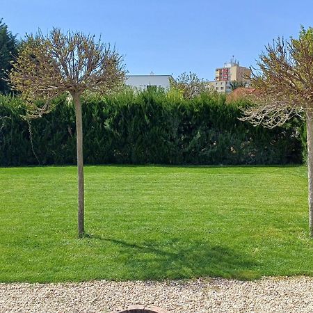 Appartamento La Familia Štúrovo Esterno foto