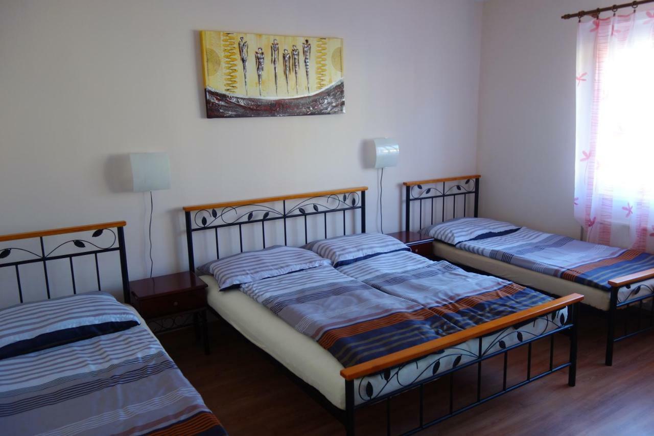 Appartamento La Familia Štúrovo Esterno foto