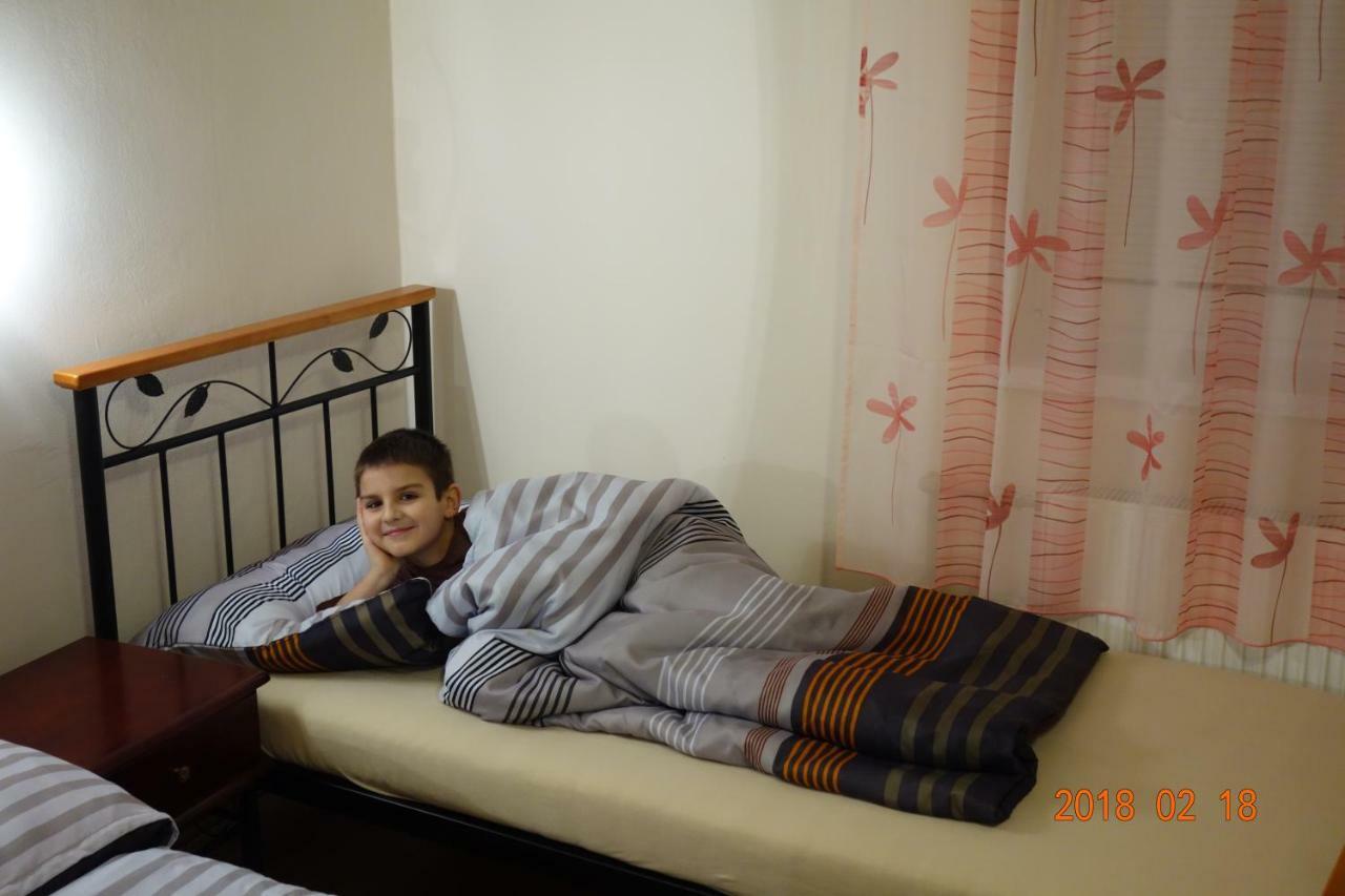 Appartamento La Familia Štúrovo Esterno foto