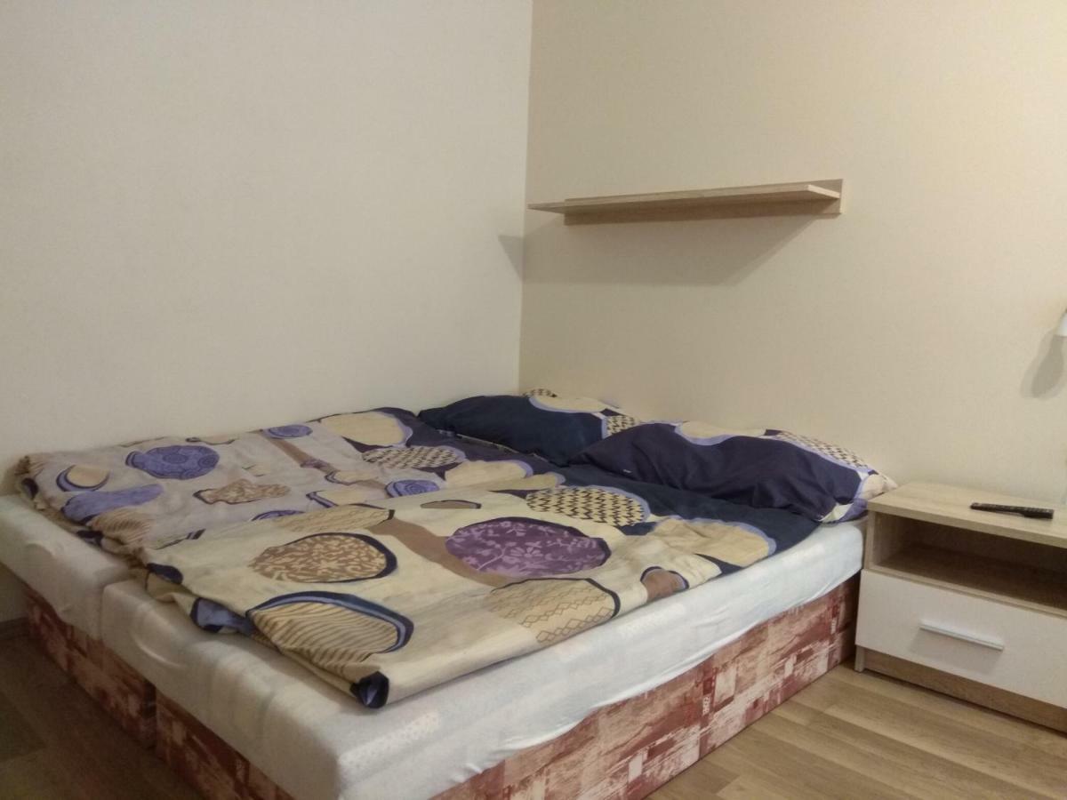 Appartamento La Familia Štúrovo Esterno foto