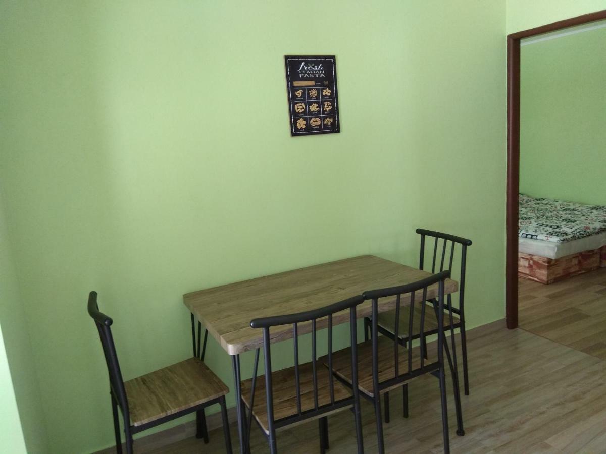 Appartamento La Familia Štúrovo Esterno foto